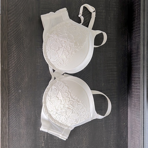 32DD Victoria Secret White Push-up Bra - Picture 1 of 4